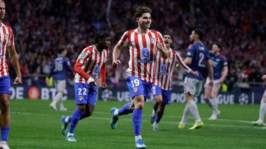 El Barcelona hizo una primera oferta por Julián Álvarez y el Atlético se&nbsp;plantó